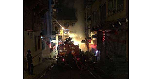 Fatih’te korkutan otel yangını