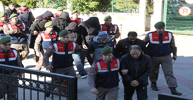 Fethiye'de göçmen kaçakçılığına karışan 9 kişi tutuklandı
