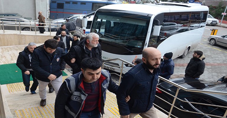 FETÖ'den gözaltına alınan 7 şüpheli adliyeye sevk edildi