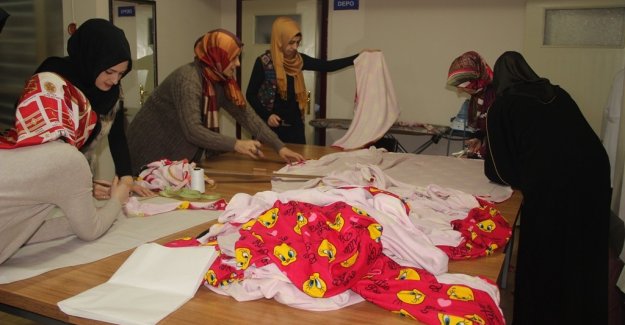 Halepli çocuklara anne şefkati