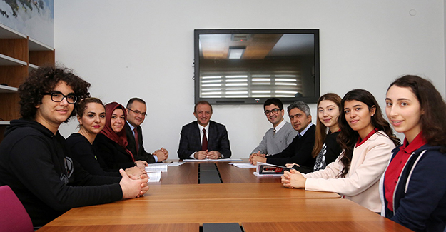 İhlas Eğitim Kurumları öğrencisi Avrupa Gençlik Kongresi'ne delege olarak seçildi