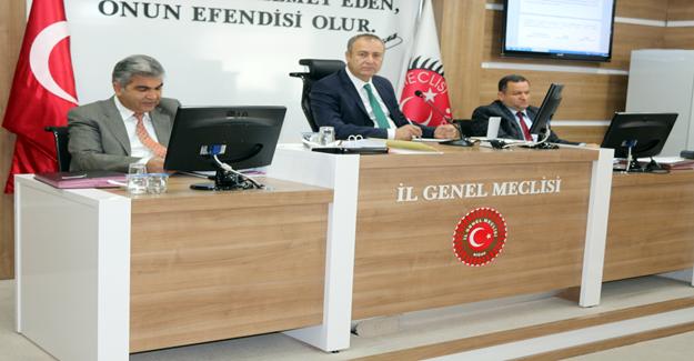 Meclis’te “Sizin lideriniz PKK’lı değil mi?” gerginliği