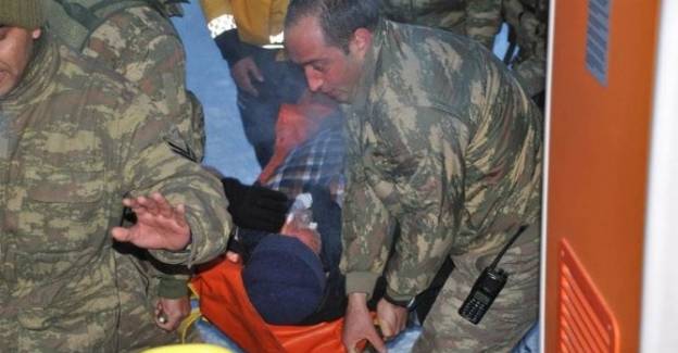 Mehmetçik’ten nefes kesen hasta kurtarma operasyonu Mehmetçik’ten nefes kesen hasta kurtarma operasyonu