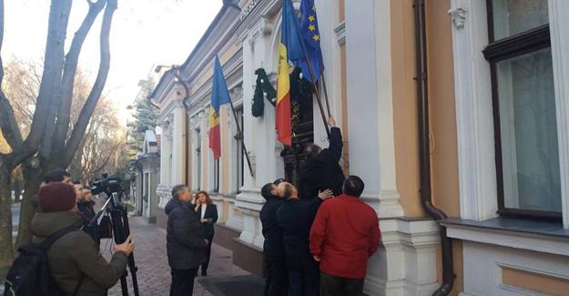 Moldova Cumhurbaşkanlığı binasındaki AB bayrağı indirildi