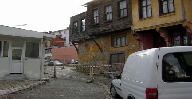 Mudanya’da metruk binalar tehlike saçıyor