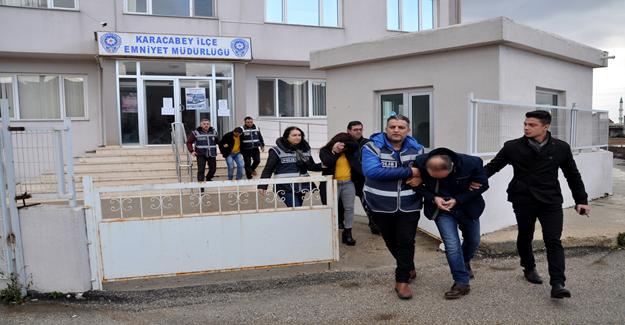 Otomobillerinde 380 bin liralık metamfetamin yakalanan 3 kişi tutuklandı
