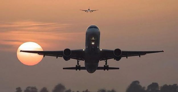 Rahatsızlanan yolcu uçağa acil iniş yaptırdı