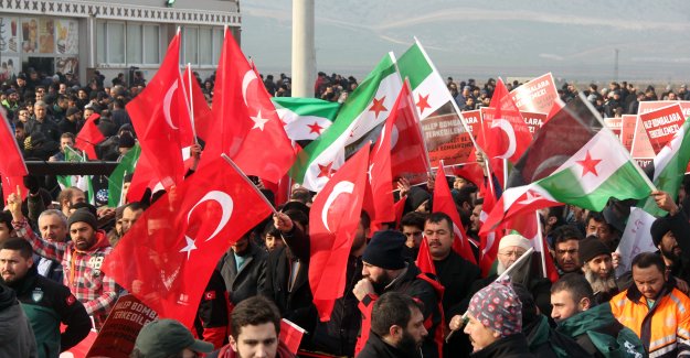 Reyhanlı'da buluşan binlerce kişi Halep’teki katliama ‘dur’ dedi