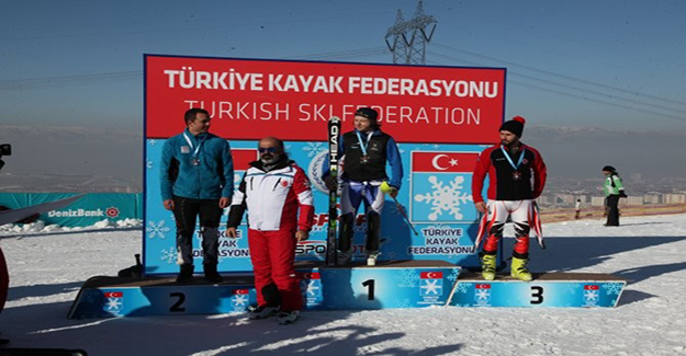 Serdar Deniz’den büyük başarı