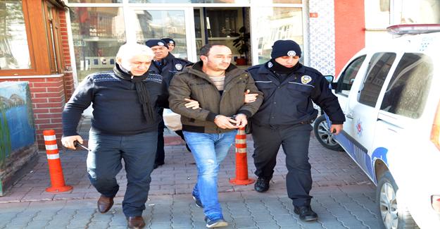 Tavşanlı'da kuyumculara sahte altın satan şahıs yakalandı