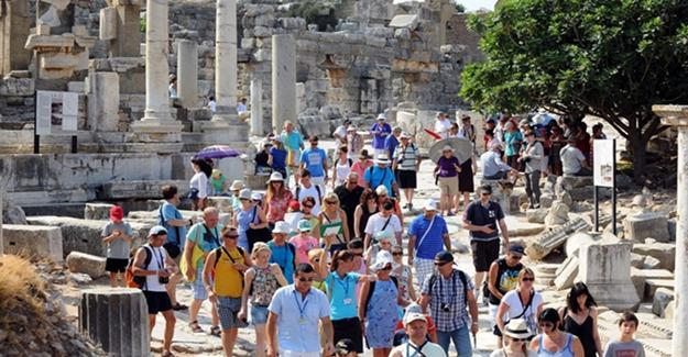 Türkiye'ye gelen turist sayısı Kasım'da yüzde 21 azaldı