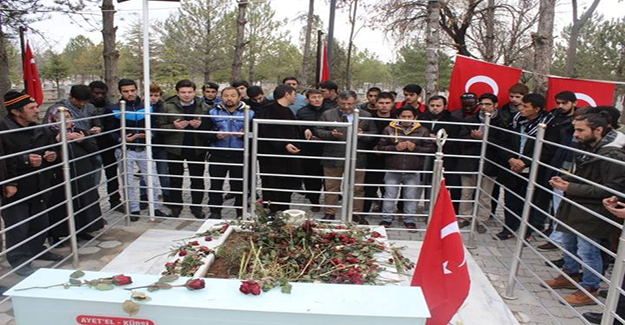 Uluslararası öğrencilerden Ömer Halis demir için hatim