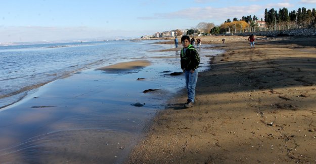 Yalova'da deniz 20 metre çekildi