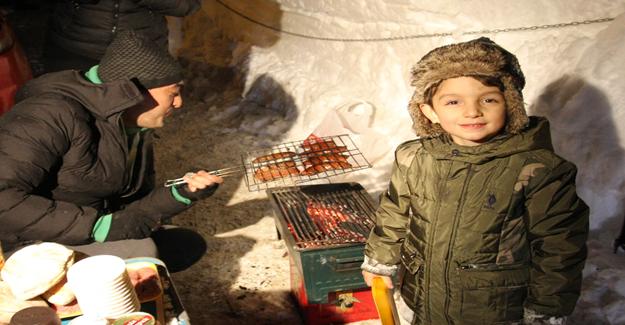 Yılbaşı Öncesi Uludağ'da Kar Üstünde Mangal Keyfi