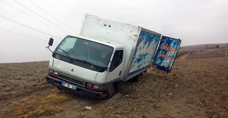 Yol kontrolü sırasında 16 bin litre kaçak akaryakıt ele geçirildi