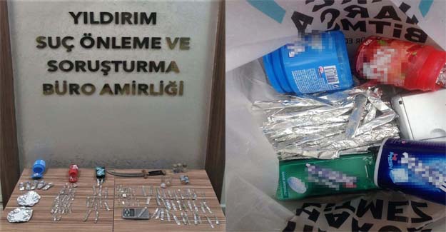 Bursa'da Polisten Kaçan Araçtan 140 Gram Uyuşturucu Çıktı
