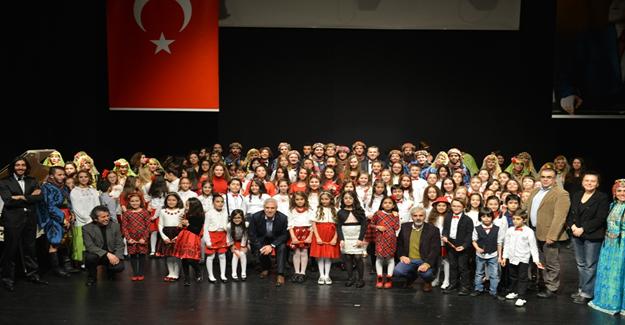 Nilüfer Çocuk Korosu’ndan barışa çağrı