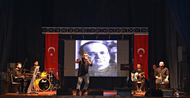 Uğur Mumcu Mudanya'da Kendi Adını Taşıyan Salonda Anıldı