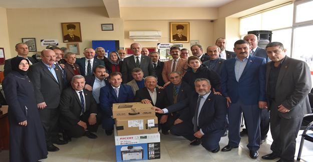 Muhtarlara bilgisayar, Yeniköy`e saha