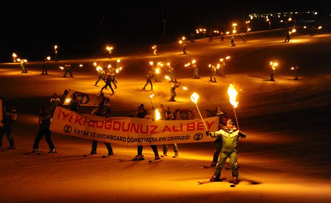 Ağaoğlu’na sürpriz doğum günü