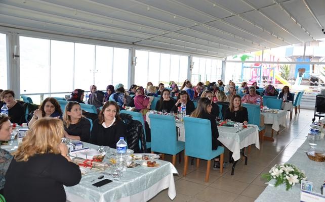 Atatepe'de 8 Mart'A Coşkulu Kutlama