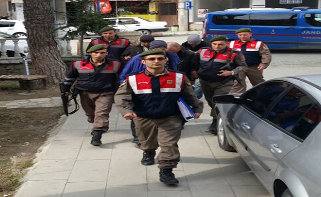 İzmir’de göçmen kaçakçısı 7 kişi yakalandı