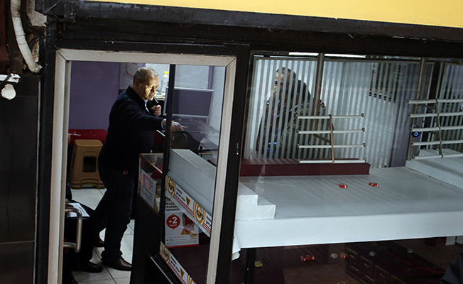 Kasayı açamayan hırsız kamera kayıtlarının olduğu bilgisayarı götürdü