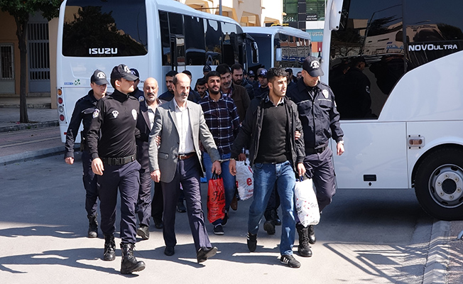 Mersin'de terör zanlısı 27 kişi adliyeye sevk edildi
