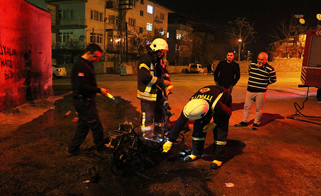 Önce yaktı sonra kameraya çekti