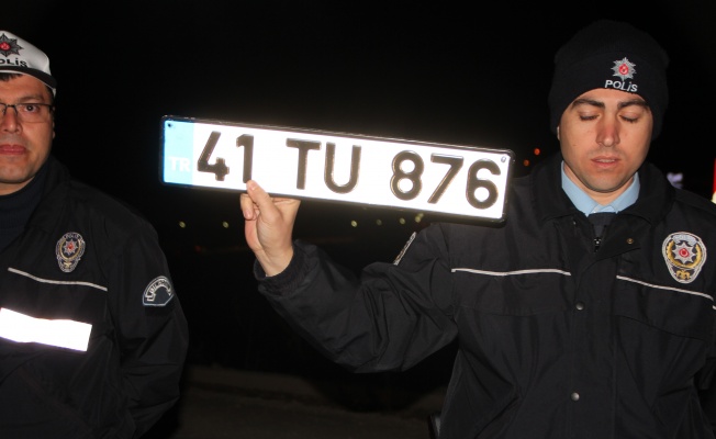 Polisten kaçan plakasız otomobil sürücüsü kaza yaptı