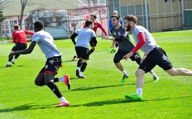 Samsunspor bir ilkin daha peşinde