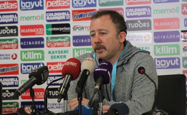 Sergen Yalçın: “Böyle bir penaltıya kargalar bile güler”