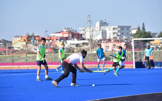 U16 Hokey Milli Takımı Osmaniye’de kampa girdi