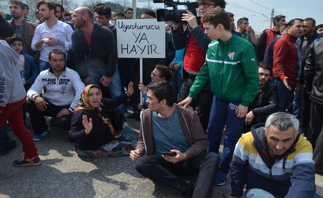 Yol Kapatarak Uyuşturucu Satıcılarını Protesto Ettiler