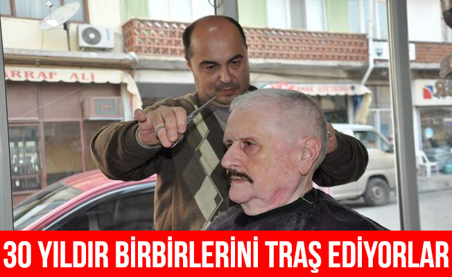 30 yıldır birbirlerini tıraş ediyorlar