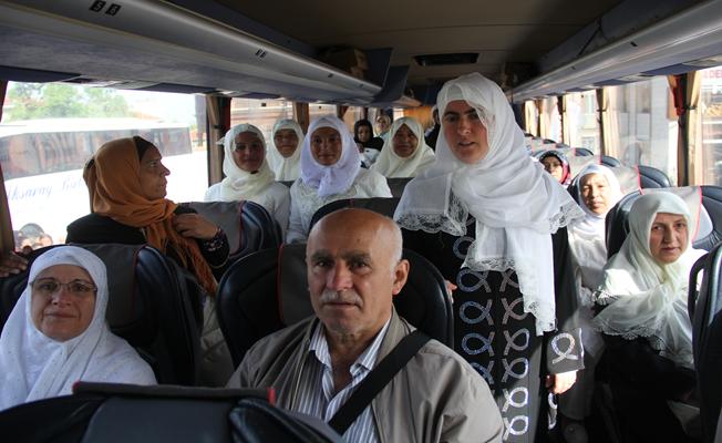 Edirne'li Roman kadınlar umreye uğurlandı