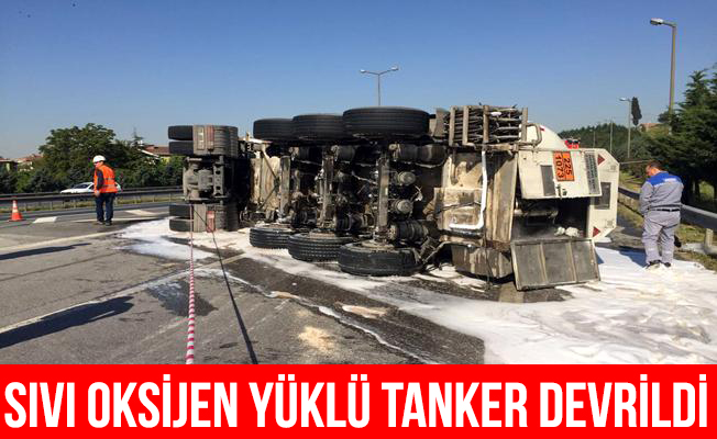 Kocaeli'de sıvı oksijen yüklü tanker devrildi