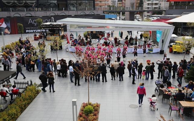 Nilüfer'deki kadın derneklerinden kermes