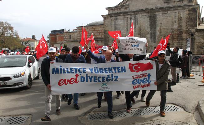 TÜGVA'dan "Türkiye için evet" yürüyüşü