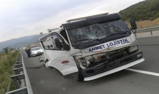 Bilecik'te kurtarıcıyla tanker çarpıştı: 2 yaralı