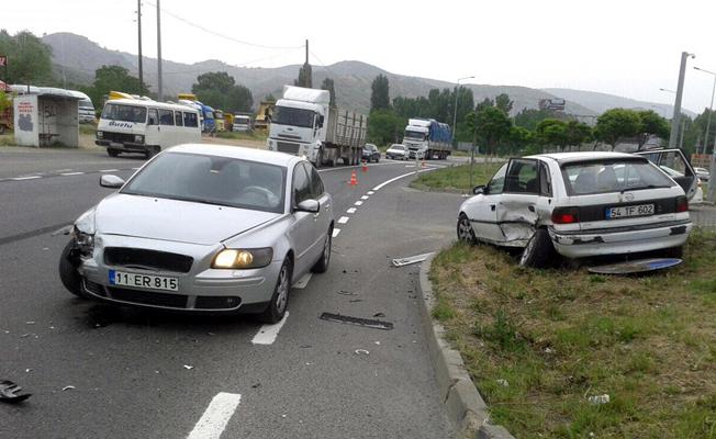 Bilecik'te trafik kazaları: 13 yaralı