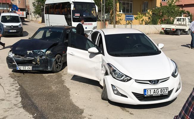 Bilecik'te trafik kazası: 3 yaralı