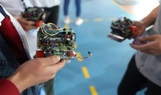 Bursa'da robotlar yarışıyor