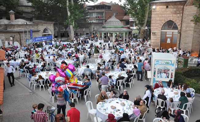 Büyükşehir Belediyesi İnegöllüleri İftar Sofrasında Buluşturdu