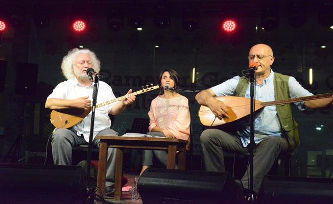 Erkan Oğur ve İsmail Hakkı Demircioğlu tükülerle büyüledi