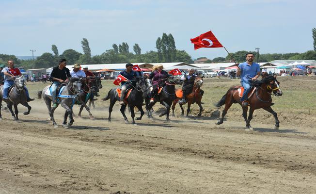 Rahvan atlar 15 Temmuz anısına koştu