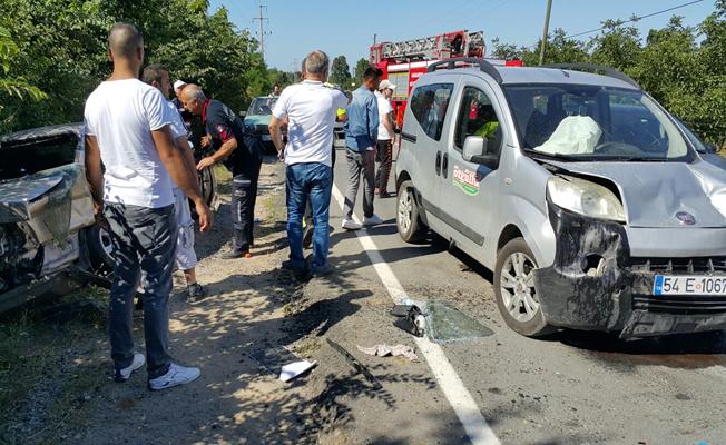 Sakarya'da Düğün konvoyunda kaza: 2 yaralı