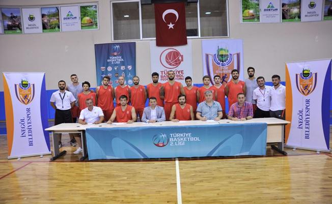Belediyespor Basketbol Takımında Toplu İmza Töreni Düzenlendi
