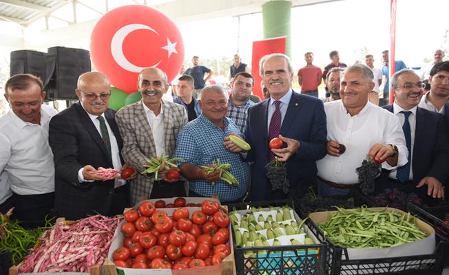 Büyükşehir İznikli üreticinin de yanında