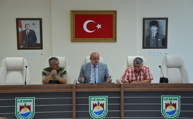 Yeni Salonda İlk Meclis